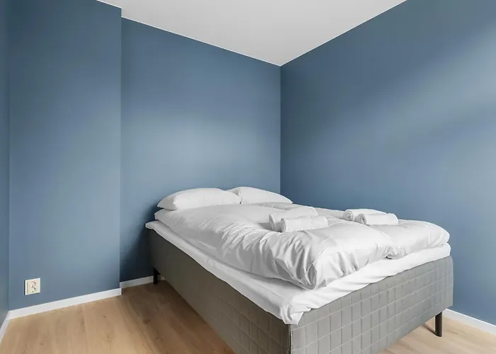 Brand New! Beds I Cozy Corner Apartment